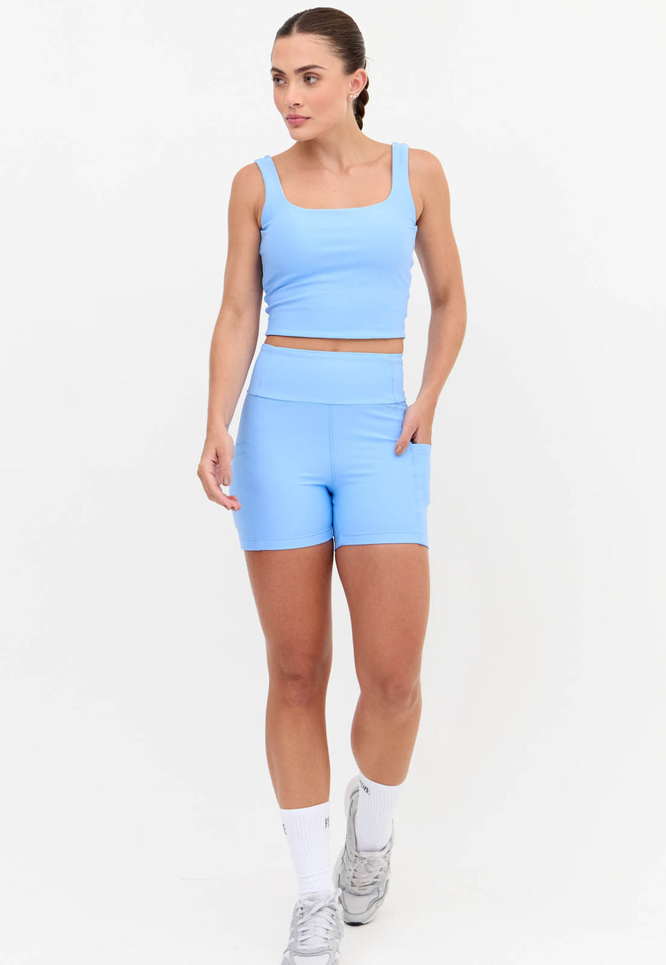 Bermuda lisa azul fly com bolsos Sinergia