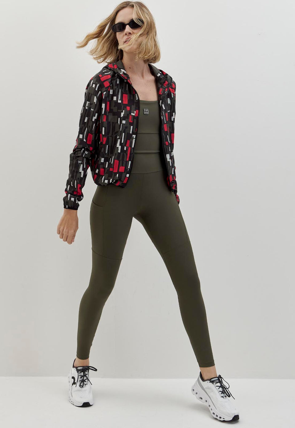 Legging lisa verde elite com bolsos laterais Voá