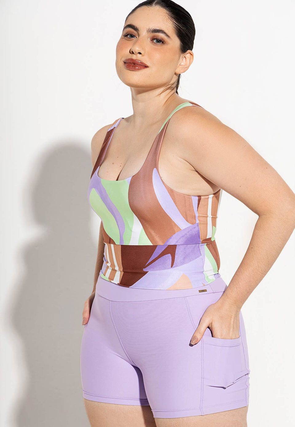 Bermuda lisa lavanda com bolsos Aura