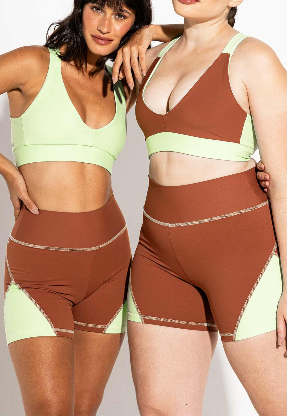 Bermuda bicolor capuccino e verde matcha Aura