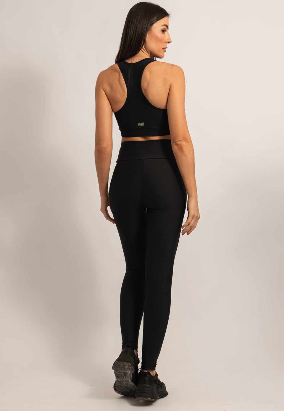 Conjunto preto Top+Legging Action