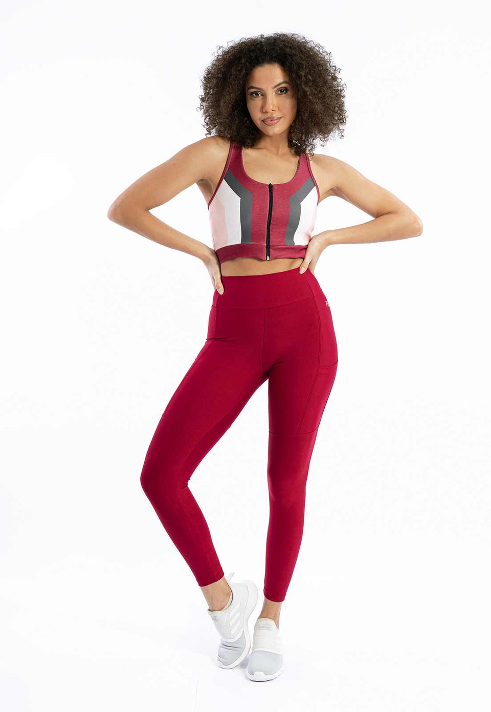 Legging Lisa Valentino com Recortes e Bolsos Essence