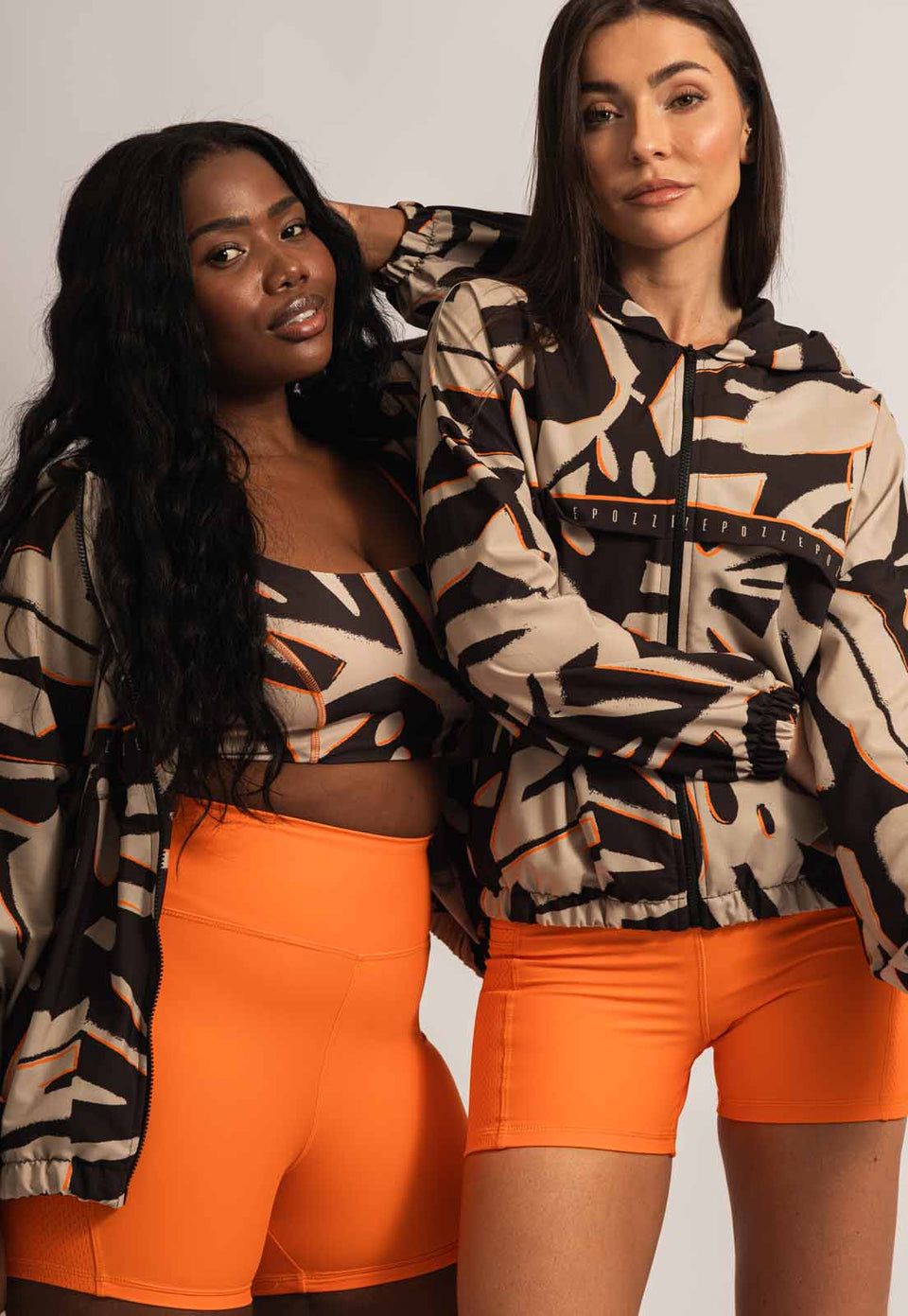 Jaqueta Corta Vento com capuz estampada Magnetic