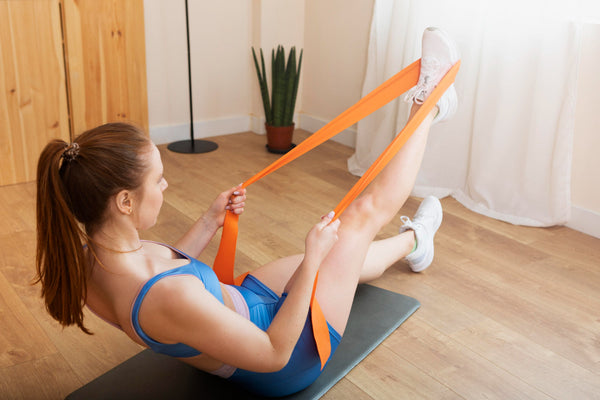Exercícios com elástico: treine em qualquer lugar com eficiência