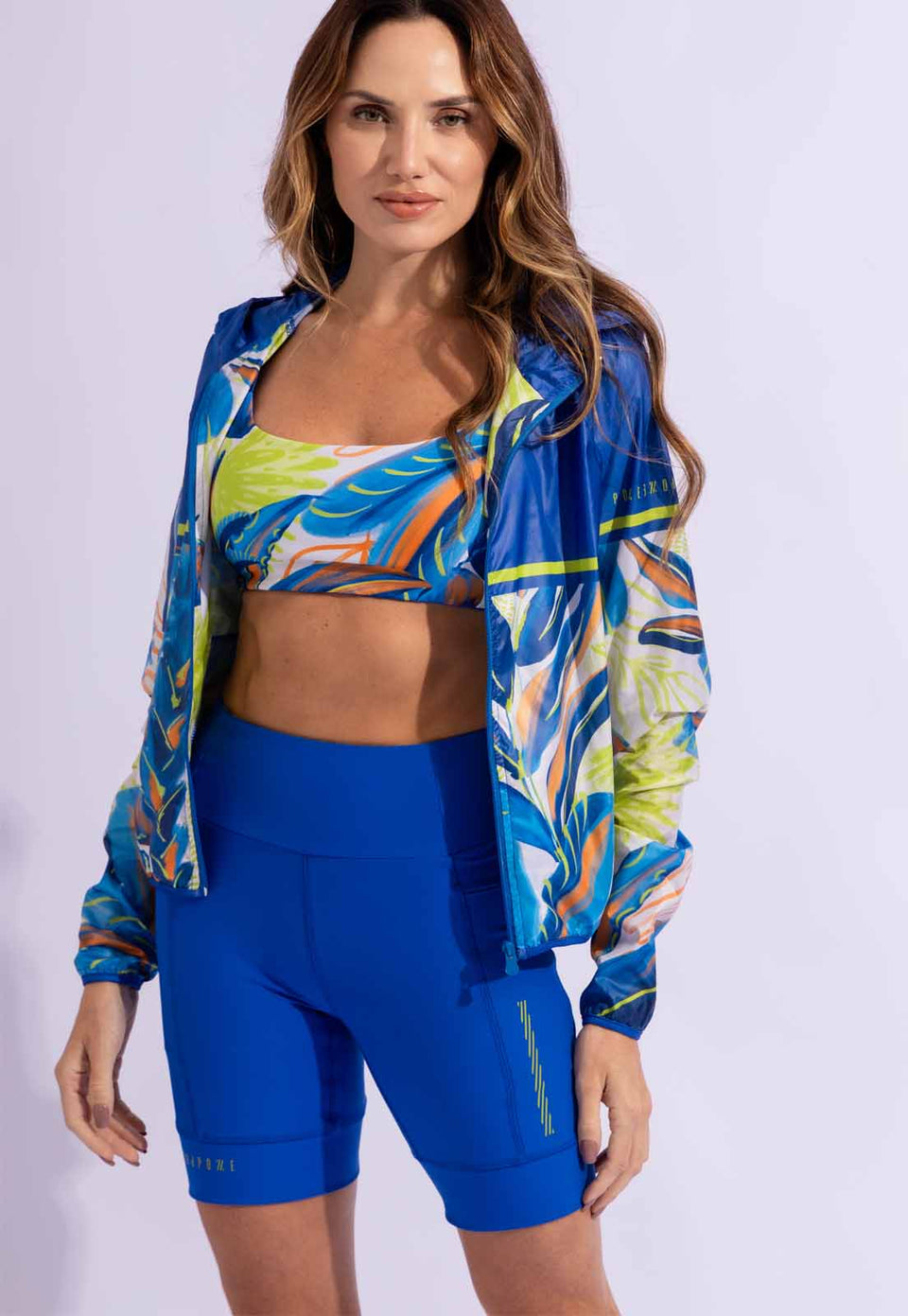Bermuda running lisa palace com bolsos Collab Julia Horta