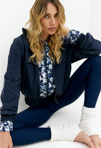 Jaqueta comfy com capuz e bolsos lisa marinho Deep