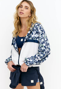 Jaqueta Corta Vento com capuz estampada Deep