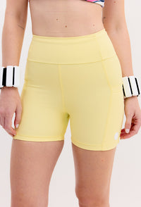 Bermuda lisa amarelo brisa com bolsos Aurora
