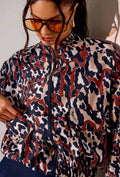 Jaqueta bomber com bolsos frontais estampada Gaia