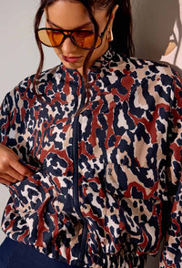 Jaqueta bomber com bolsos frontais estampada Gaia