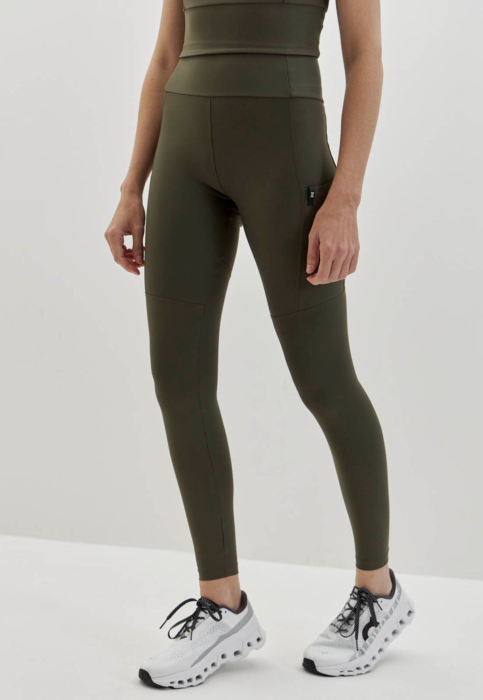 Legging lisa verde elite com bolsos laterais Voá
