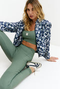Legging com recorte e bolso lateral lisa verde oliva Deep