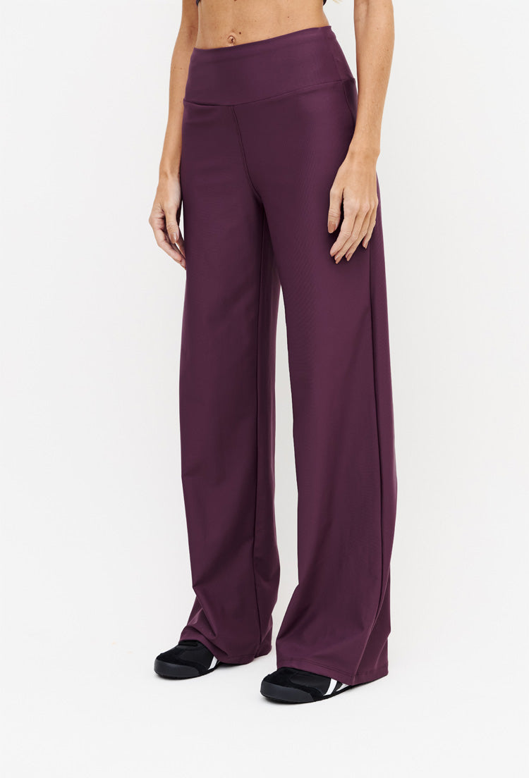 Calça wide leg lisa cherry Instinto