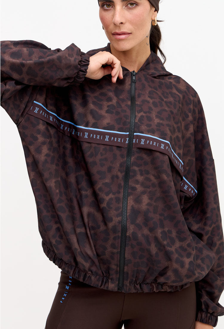 Jaqueta Corta Vento com capuz estampada Magna