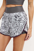 Shorts duplo chumbo com bolso estampado Instinto