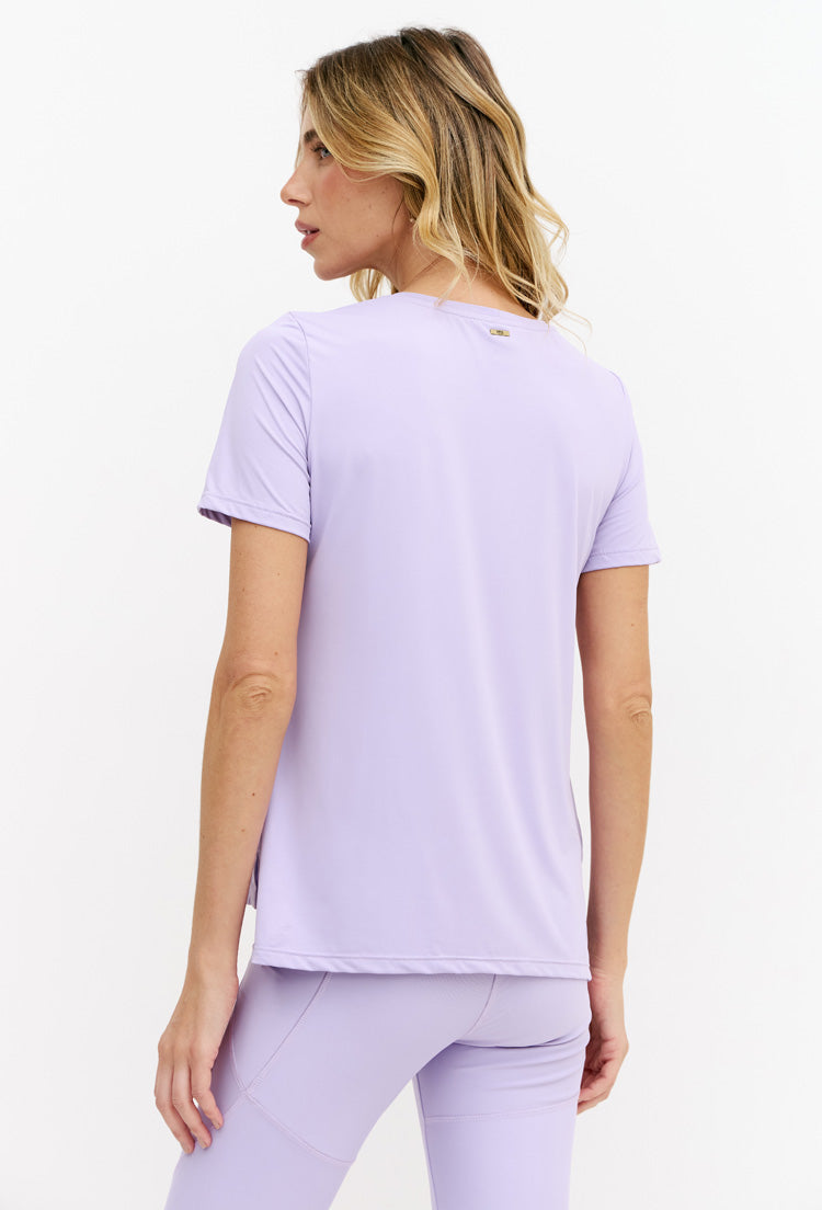 Tshirt alongada nas costas lisa lavanda Aura