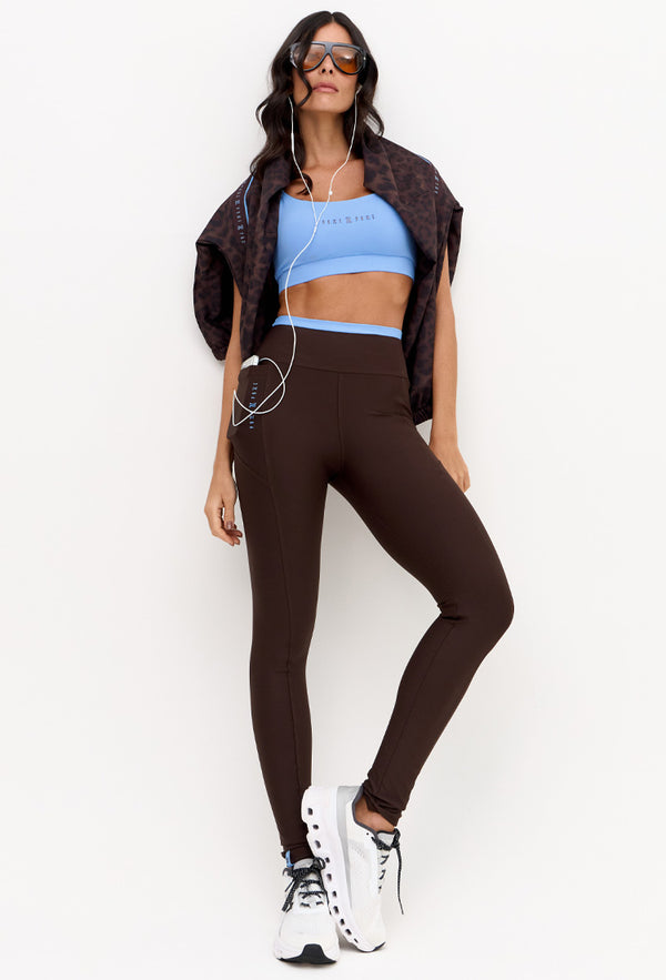 Legging com bolsos marrom café e detalhe azul fly no cós Magna