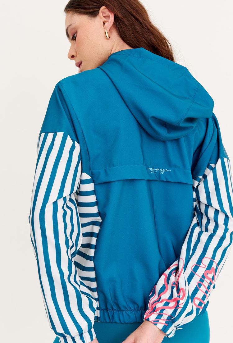 Jaqueta corta vento com capuz e recortes estampada listras Al mare