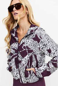 Jaqueta corta vento com bolsos estampada Instinto