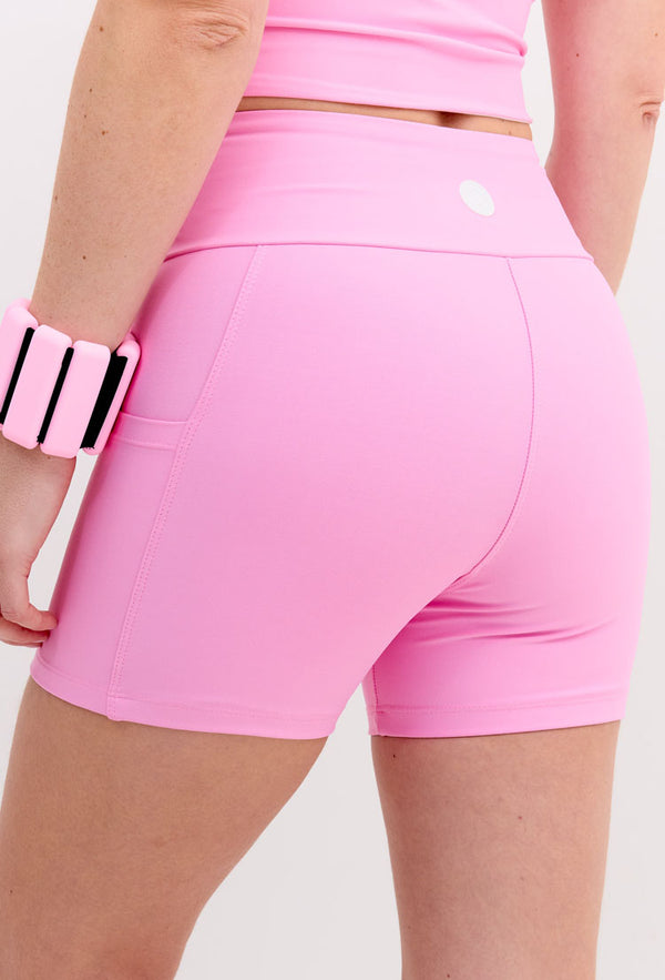 Bermuda lisa rosa pétala com bolsos Aurora