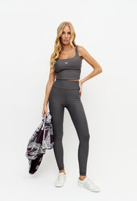 Legging com recorte e bolso lateral lisa chumbo instinto