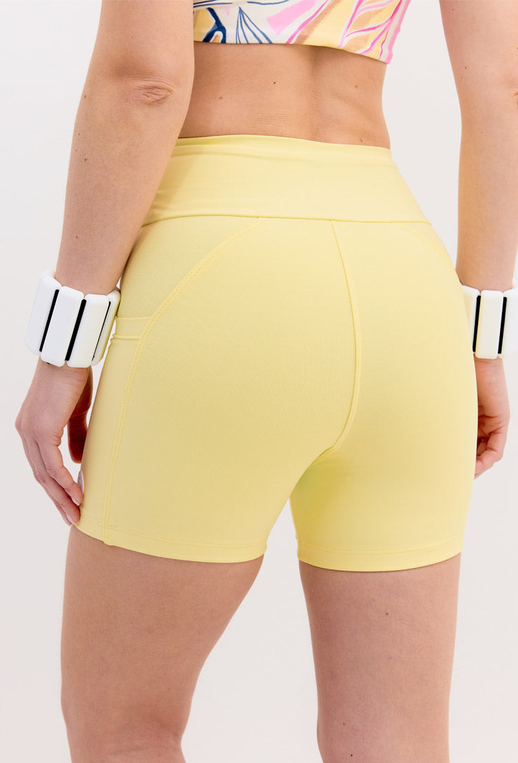 Bermuda lisa amarelo brisa com bolsos Aurora