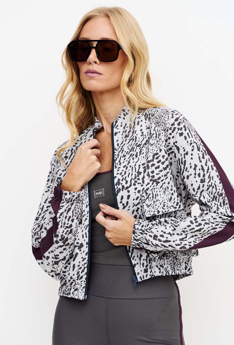 Jaqueta bomber com bolsos frontais estampada Instinto