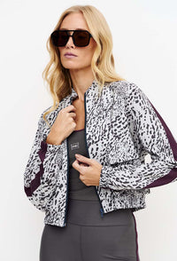 Jaqueta bomber com bolsos frontais estampada Instinto