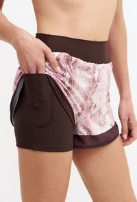 Shorts duplo marrom café com bolso estampado Domma