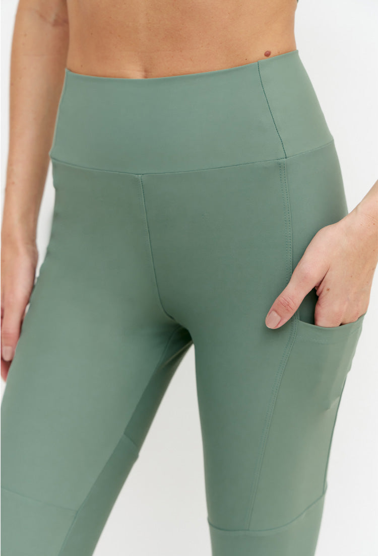 Legging com recorte e bolso lateral lisa verde oliva Deep