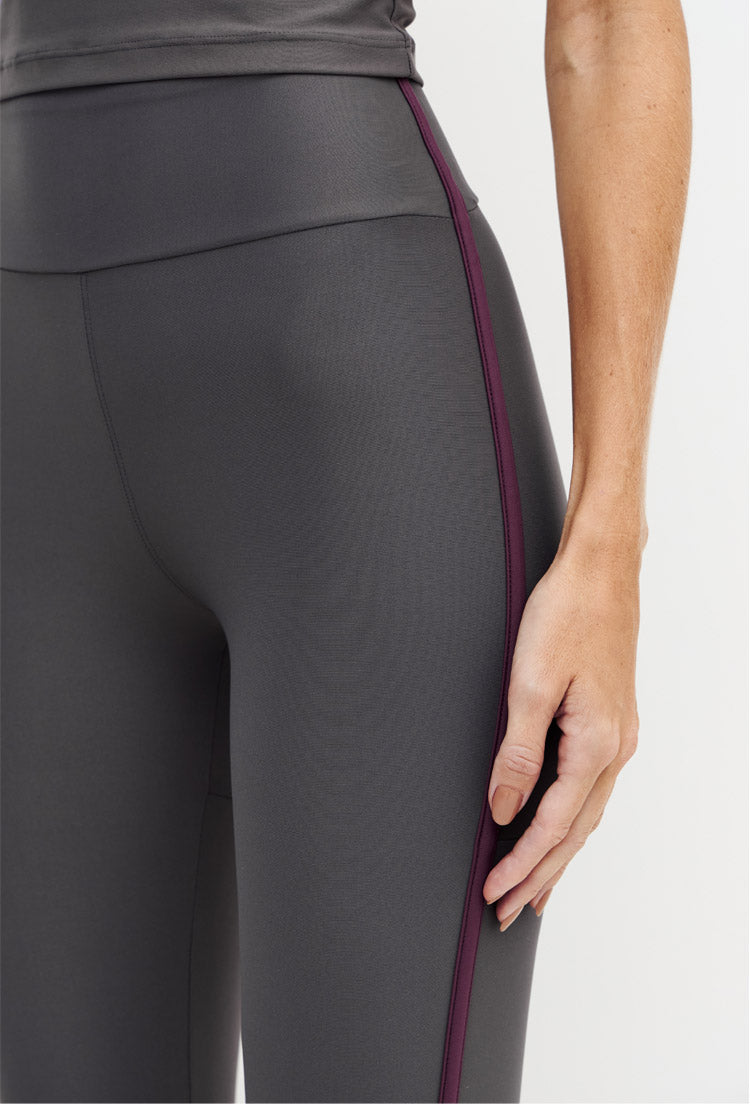 Legging lisa chumbo com viés lateral Instinto