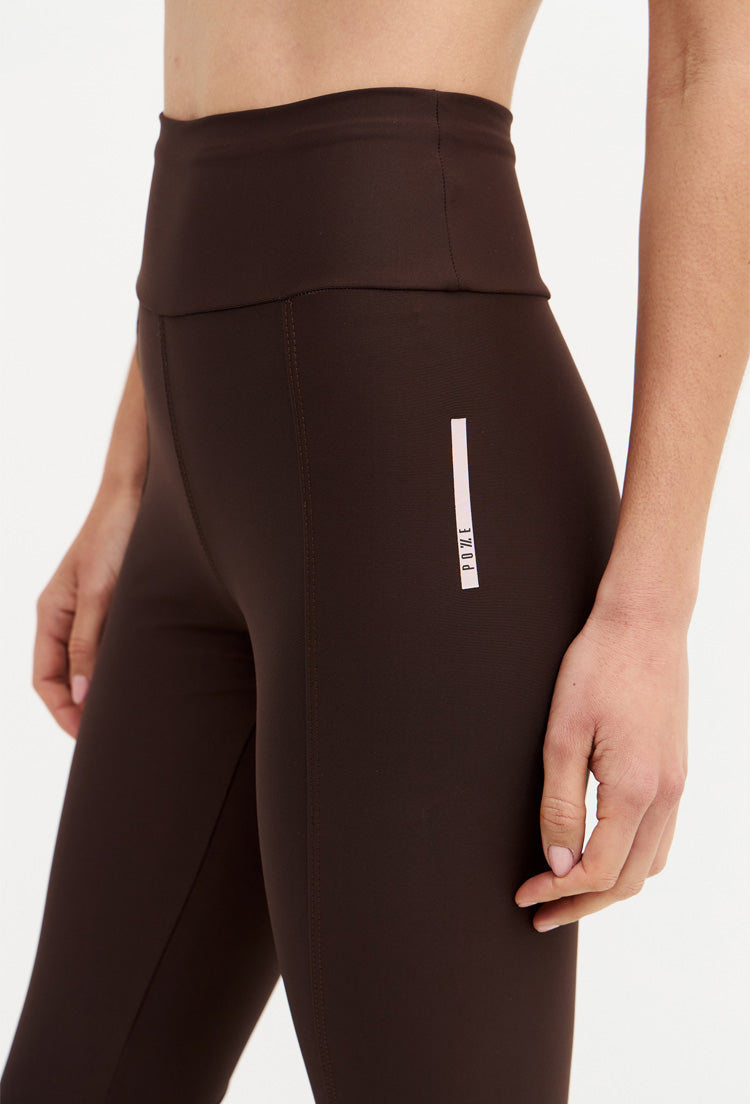 Legging lisa com recorte marrom café Domma