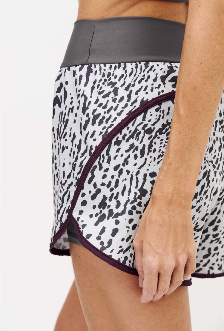 Shorts duplo chumbo com bolso estampado Instinto