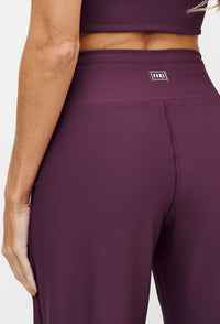 Calça wide leg lisa cherry Instinto