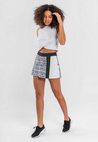 Saia com Short estampa Action