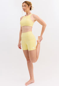 Bermuda lisa amarelo brisa com bolsos Aurora