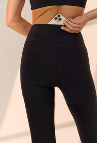 Legging bicolor rose shine e preto com bolso solare