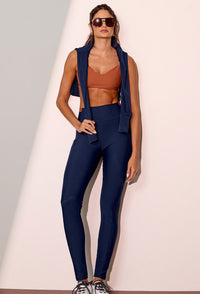 Legging marinho com detalhe marrom capuccino e bolsos Gaia
