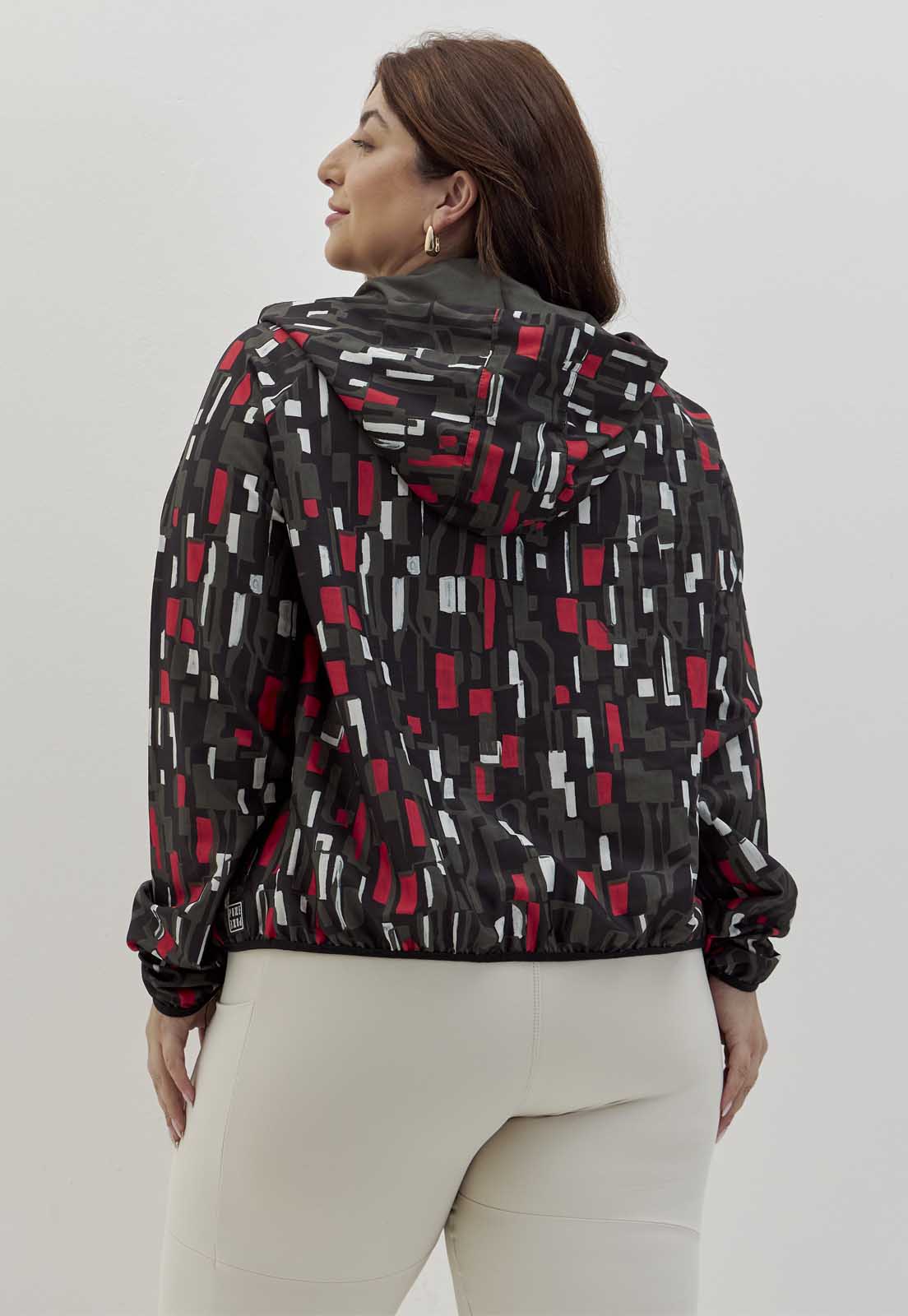 Jaqueta corta vento com bolsos estampada Voá