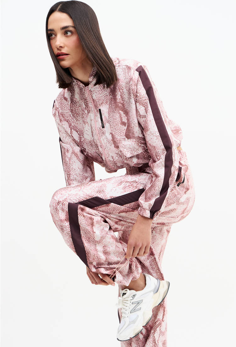 Calça wide leg estampada com faixa lateral e bolsos Domma