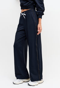 Calça wide leg comfy preto com bolsos e elástico personalizado lateral Pulsa