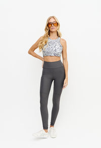 Legging com recorte e bolso lateral lisa chumbo instinto