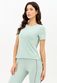 Tshirt alongada nas costas verde vital Alquimia
