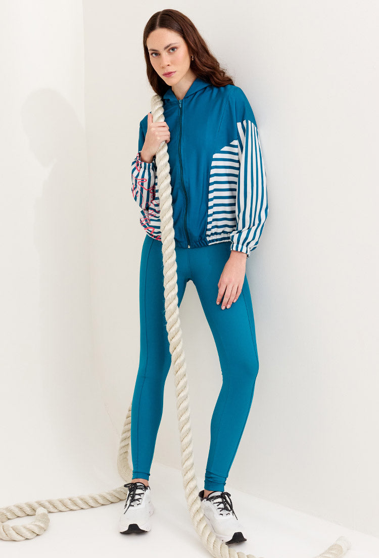 Jaqueta corta vento com capuz e recortes estampada listras Al mare