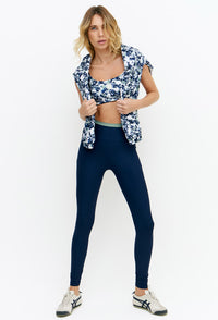 Legging com bolsos marinho e detalhe verde oliva no cós Deep