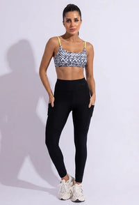 Conjunto Legging lisa com recorte + Top faixa dupla face Action
