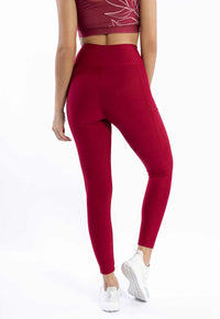 Conjunto Legging lisa com recortes e bolsos + Top longo dupla face com bojo fixo Essence