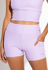 Bermuda lisa lavanda com bolsos Aura