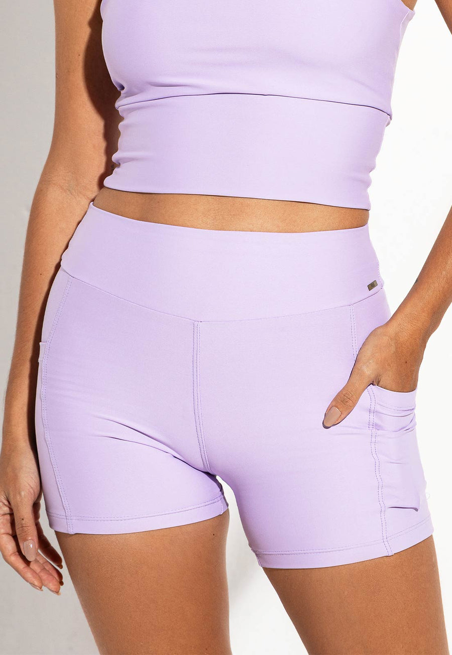Bermuda lisa lavanda com bolsos Aura