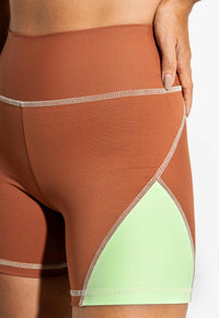 Bermuda bicolor capuccino e verde matcha Aura
